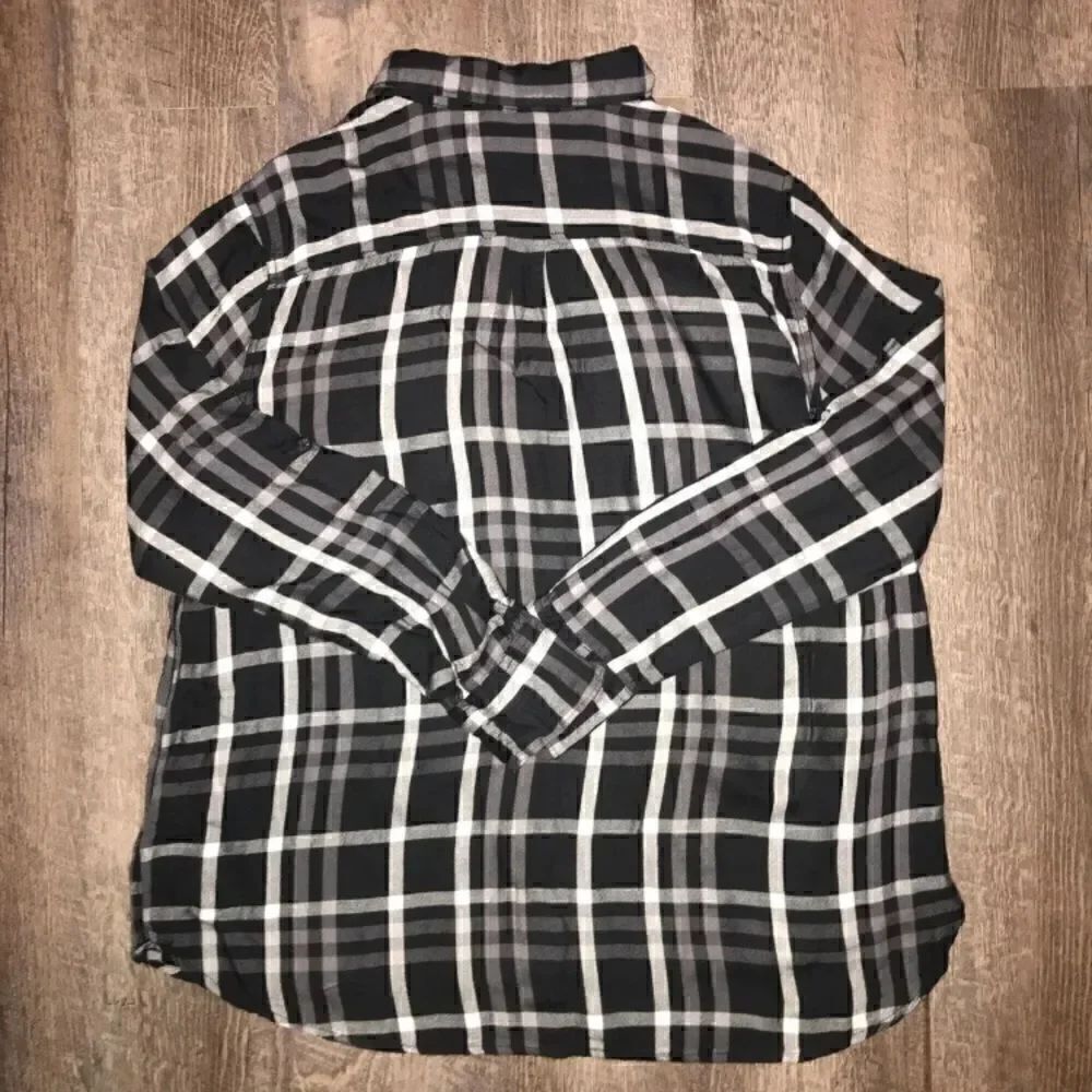 Woolrich Buttonfront Shirt: 100% Raylon - Picture 5 of 5